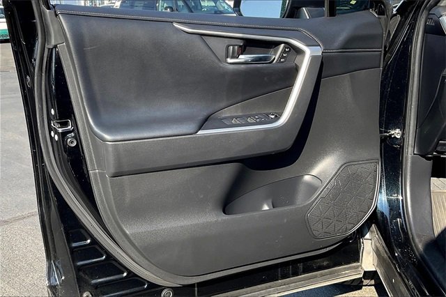2020 Toyota RAV4 Limited photo 20