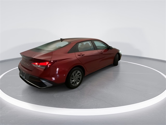 2024 Hyundai Elantra SEL photo 4