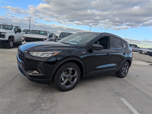 2026 Ford Escape ST-Line photo 2