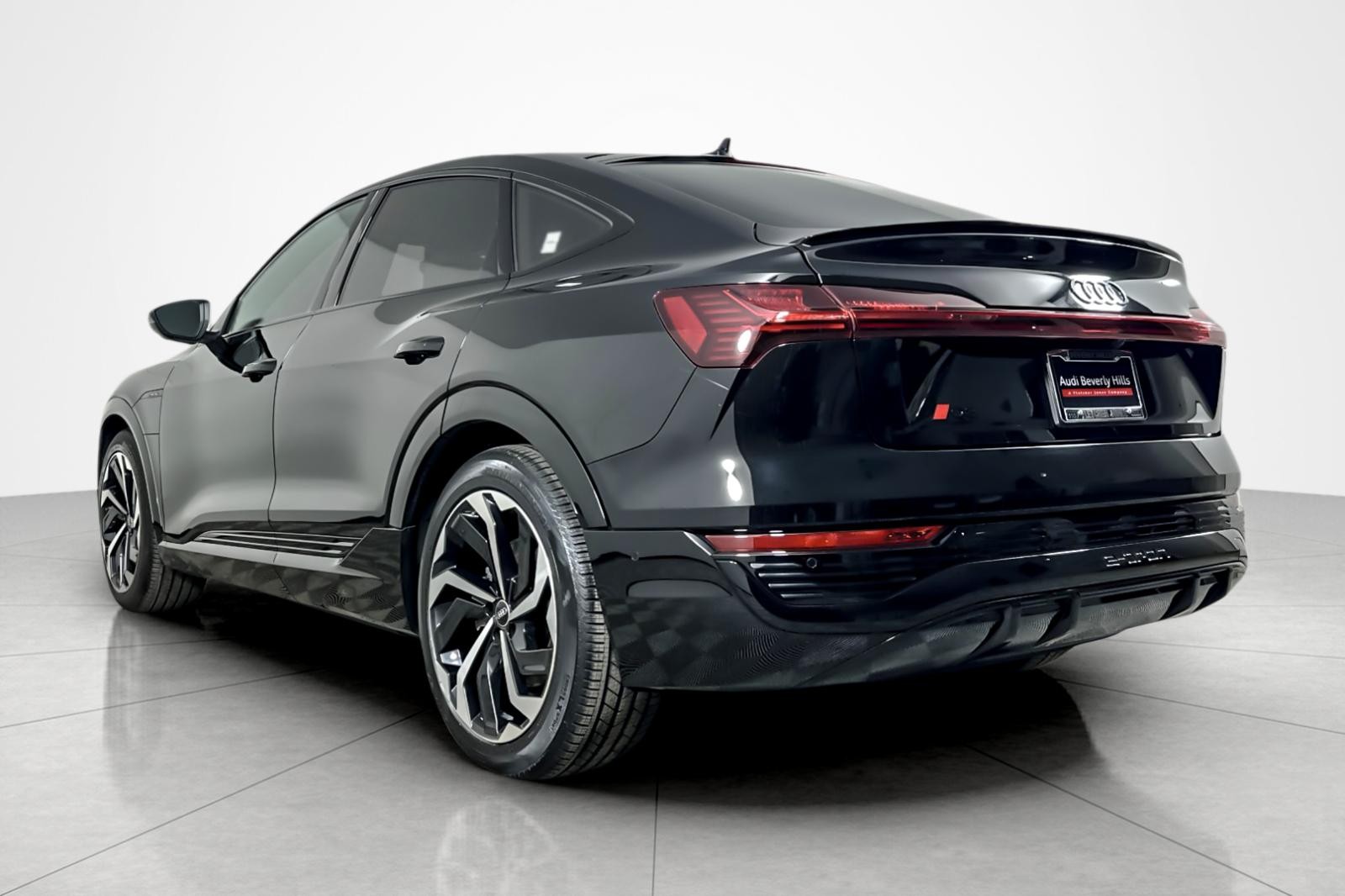 2024 Audi Q8 E-tron line Premium Plus photo 3