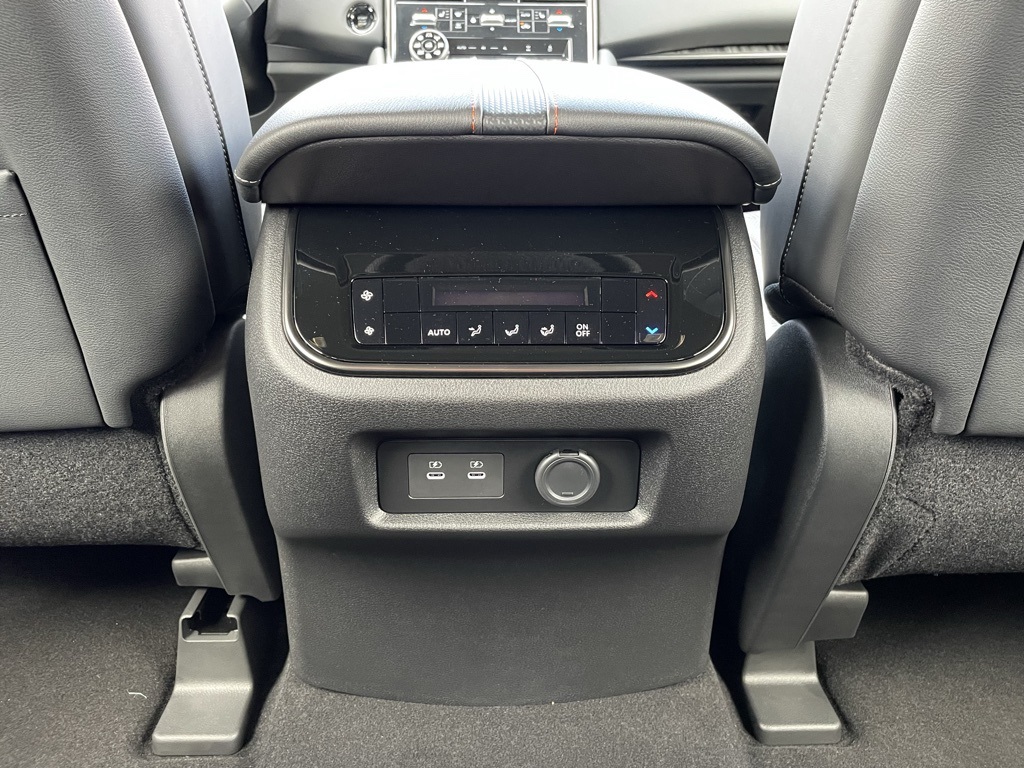 2026 Nissan Armada photo 17