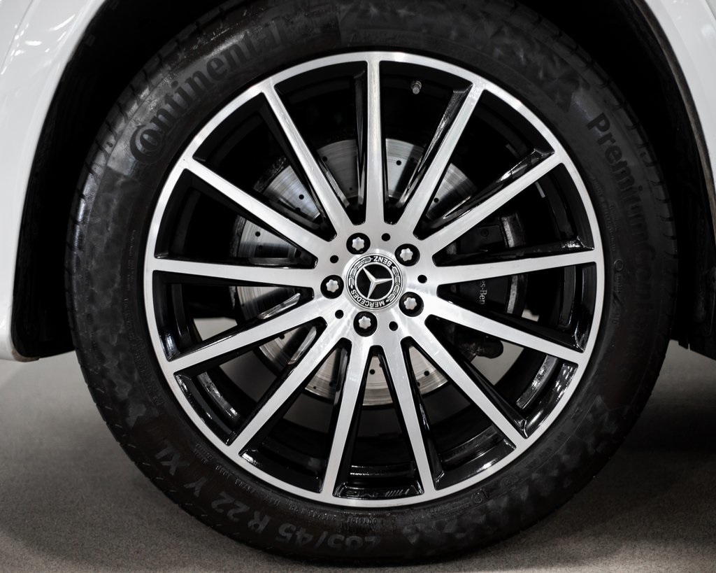 2024 Mercedes Benz GLS 4MATIC 580 photo 2