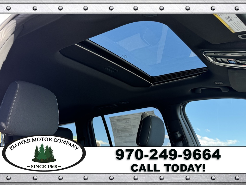 2025 Jeep Grand Cherokee Laredo X photo 3