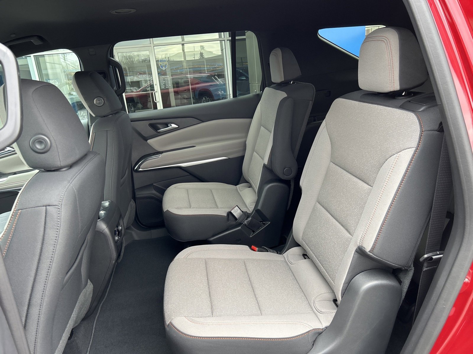 2025 Chevrolet Traverse photo 38