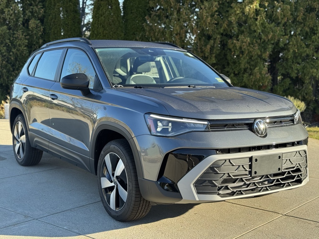 2025 Volkswagen Taos S's photo