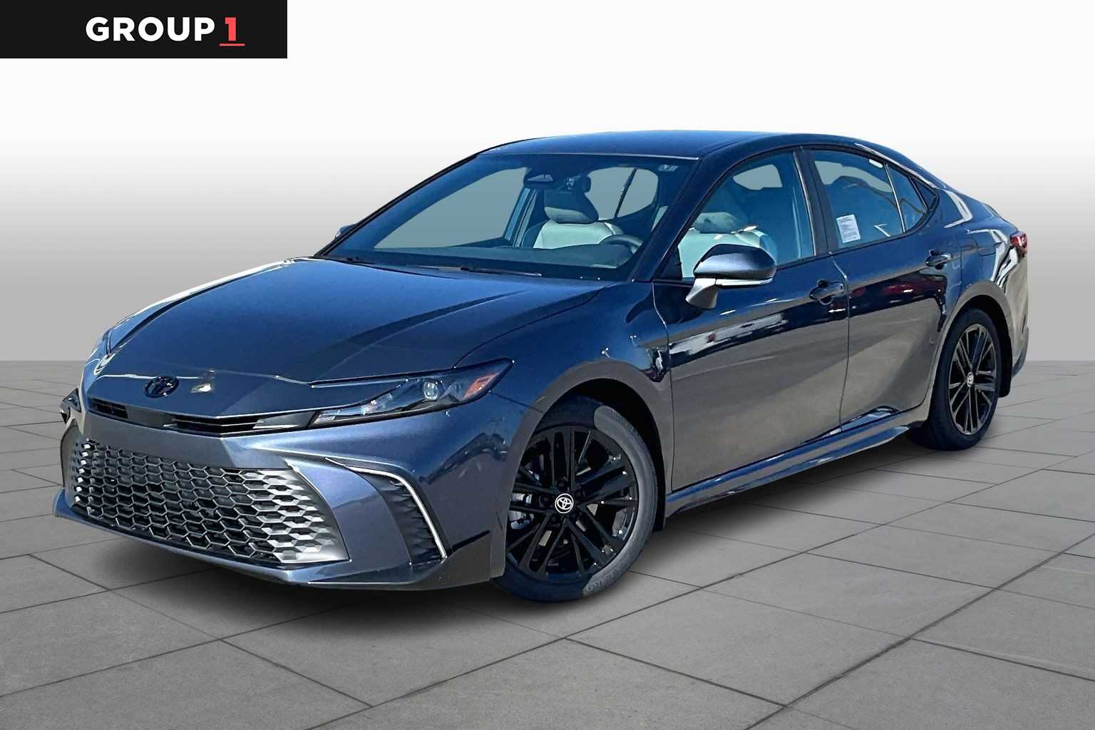 2026 Toyota Camry SE's photo