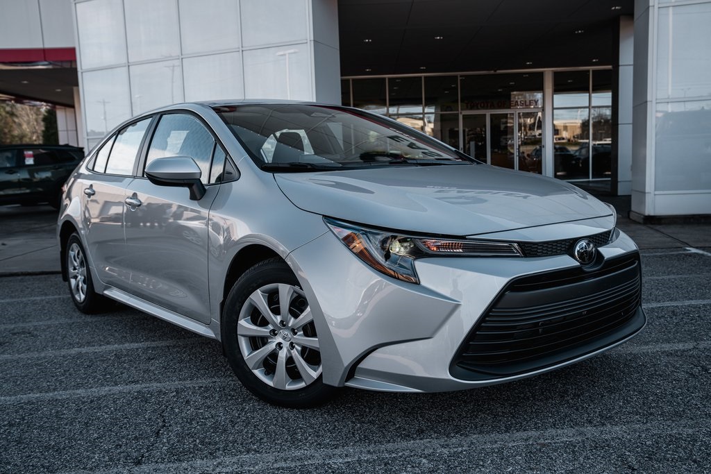 2026 Toyota Corolla LE's photo