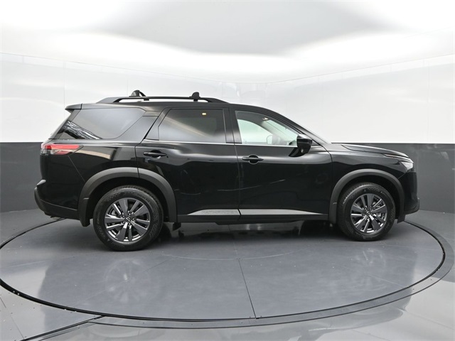 2025 Nissan Pathfinder SV photo 2