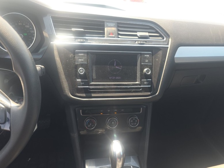 2019 Volkswagen Tiguan S photo 13