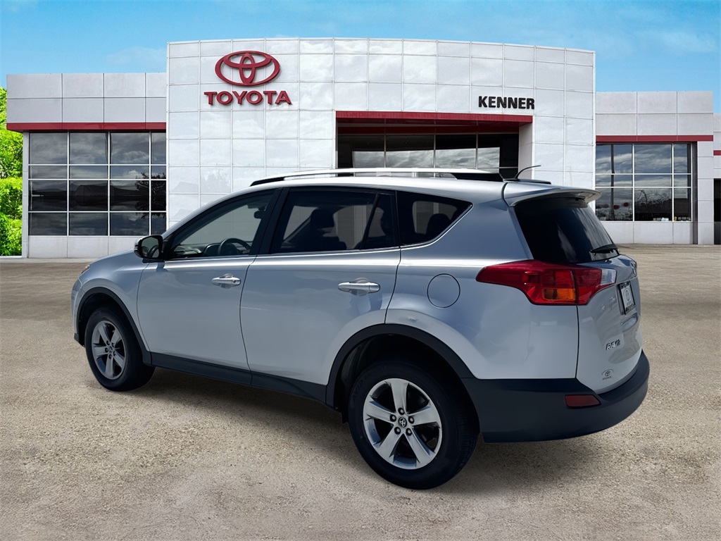 2015 Toyota RAV4 XLE photo 3