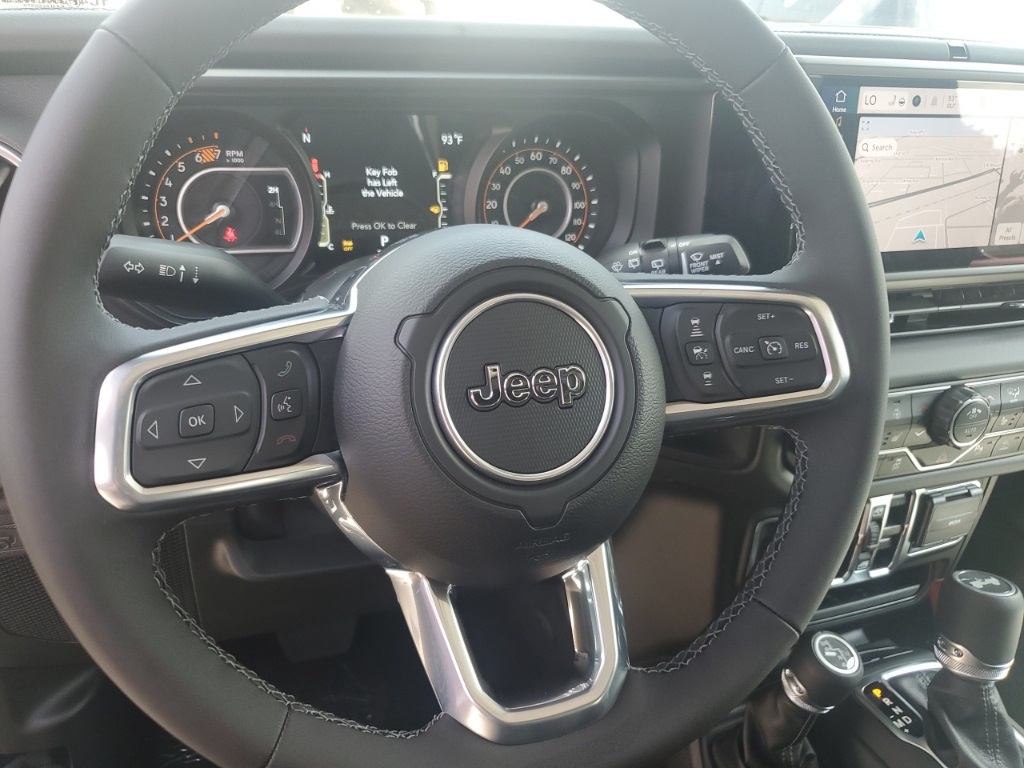 2025 Jeep Wrangler Sahara photo 16