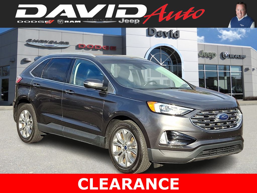 2019 Ford Edge Titanium's photo