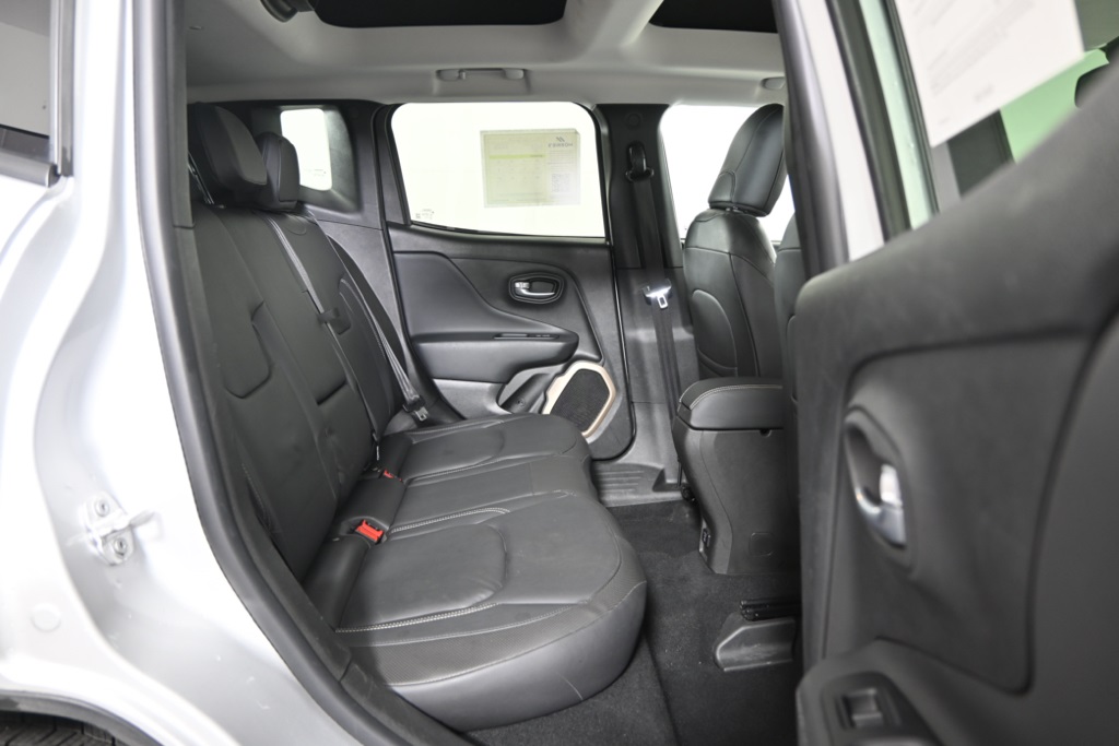 2017 Jeep Renegade Limited photo 14