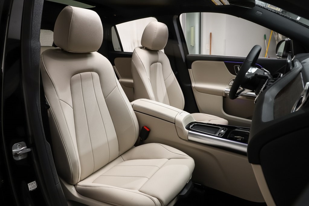 2025 Mercedes Benz GLA 250 photo 10
