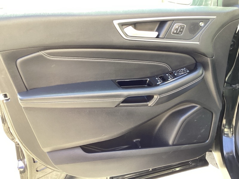2019 Ford Edge Titanium photo 27