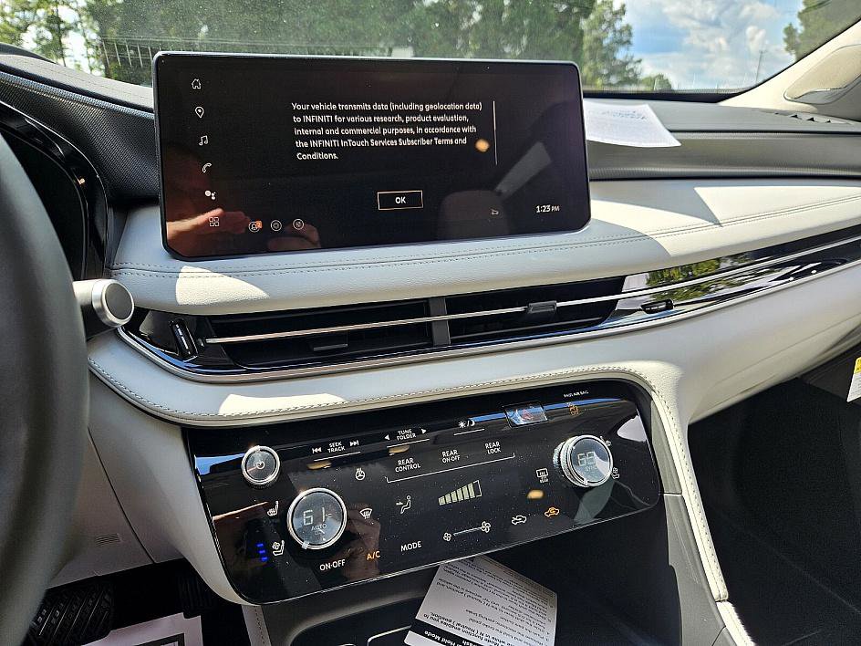 2026 Infiniti QX60 Luxe photo 18