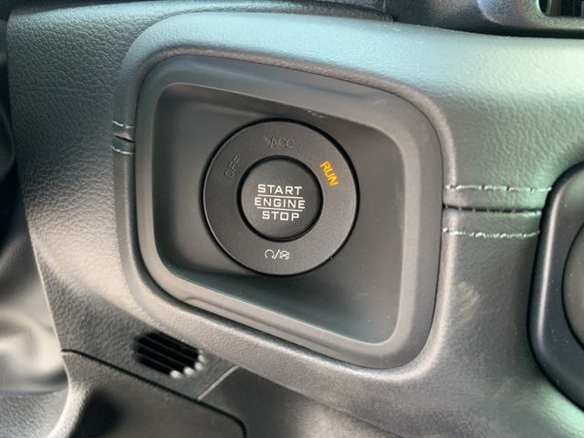 2025 Jeep Wrangler Sahara photo 15