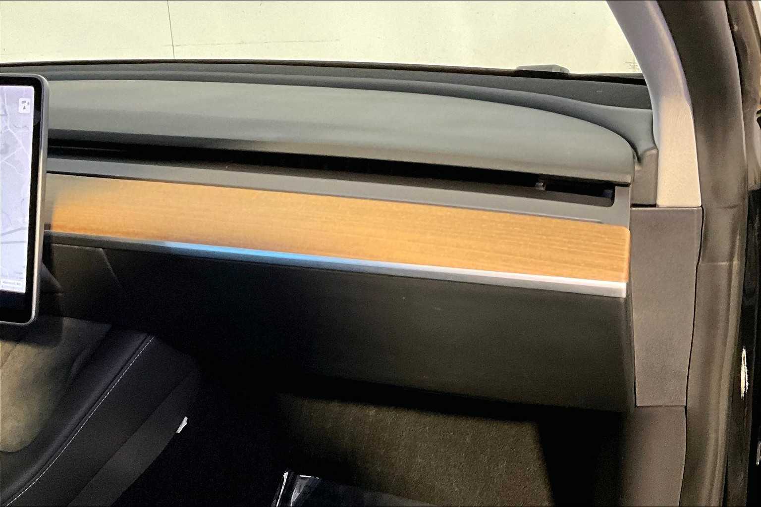 2021 Tesla Model 3 Standard Range Plus photo 16