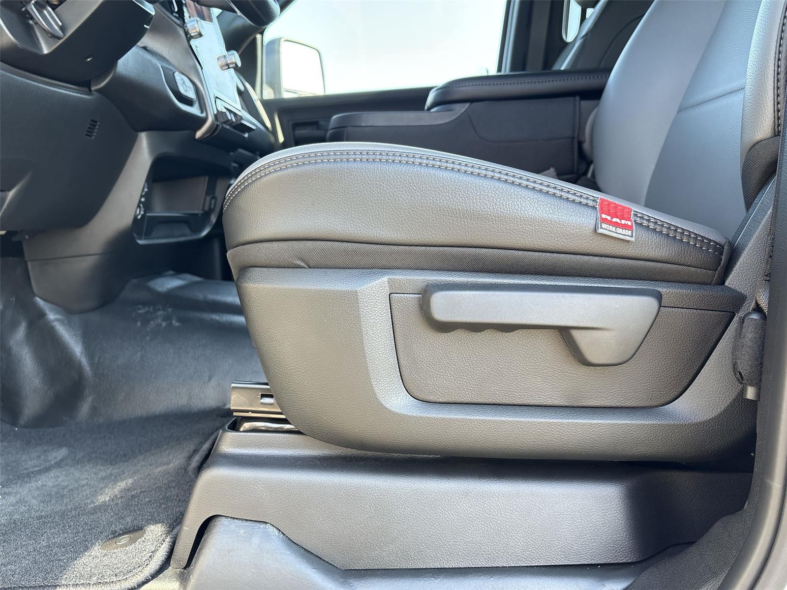 2026 Ram 2500 Tradesman photo 13