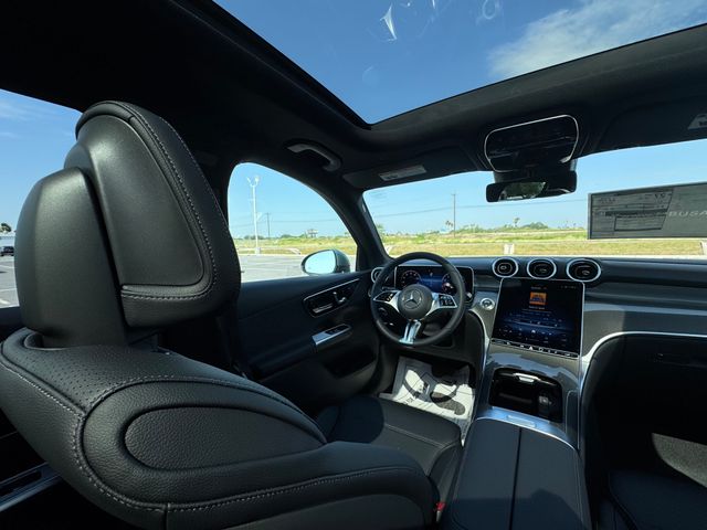 2025 Mercedes Benz GLC 300 photo 39