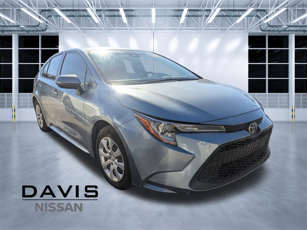 2022 Toyota Corolla LE's photo