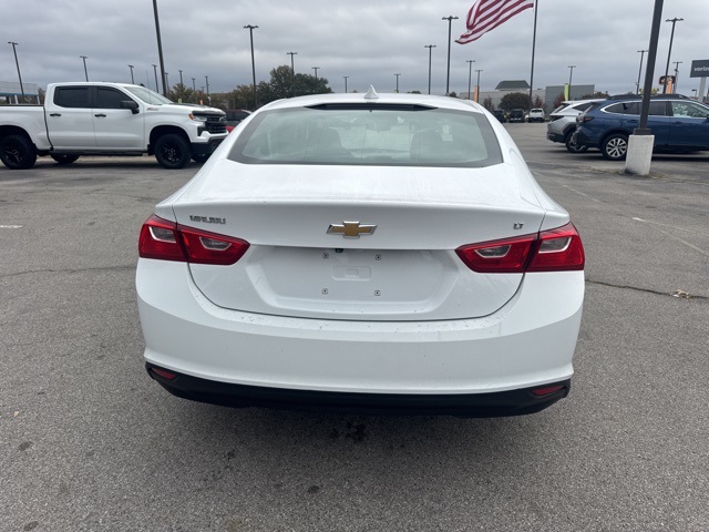 2023 Chevrolet Malibu 1LT photo 2