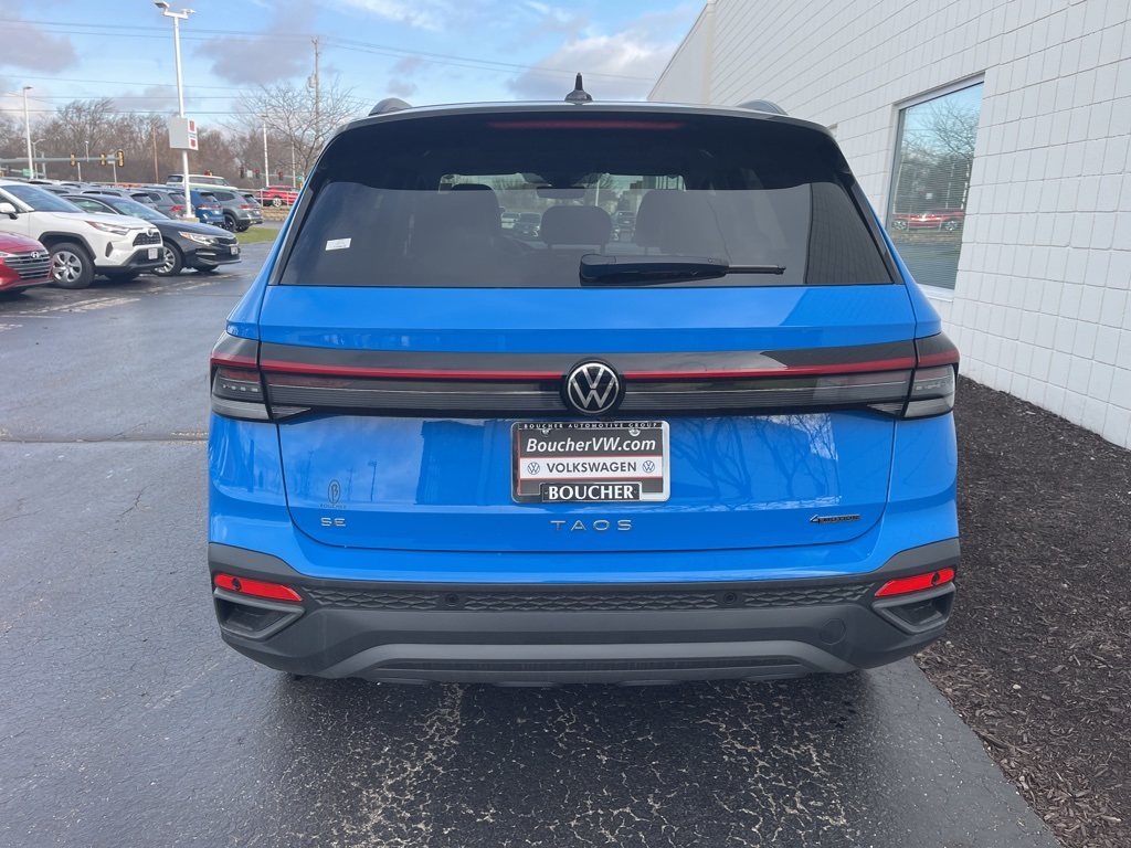 2025 Volkswagen Taos SE photo 4