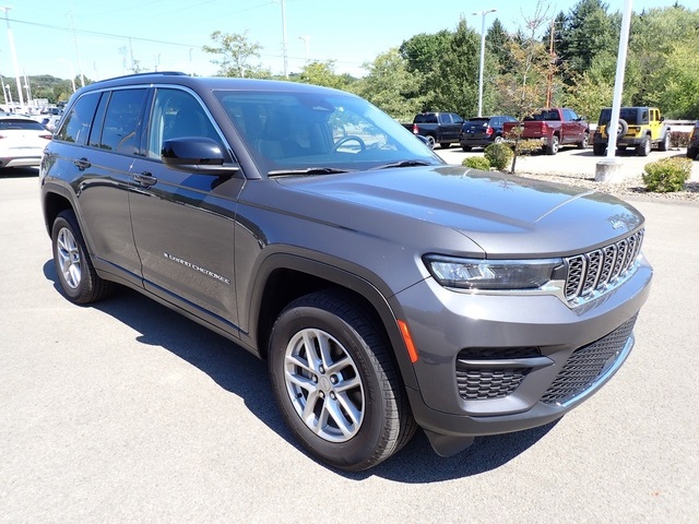 2023 Jeep Grand Cherokee Laredo photo 7