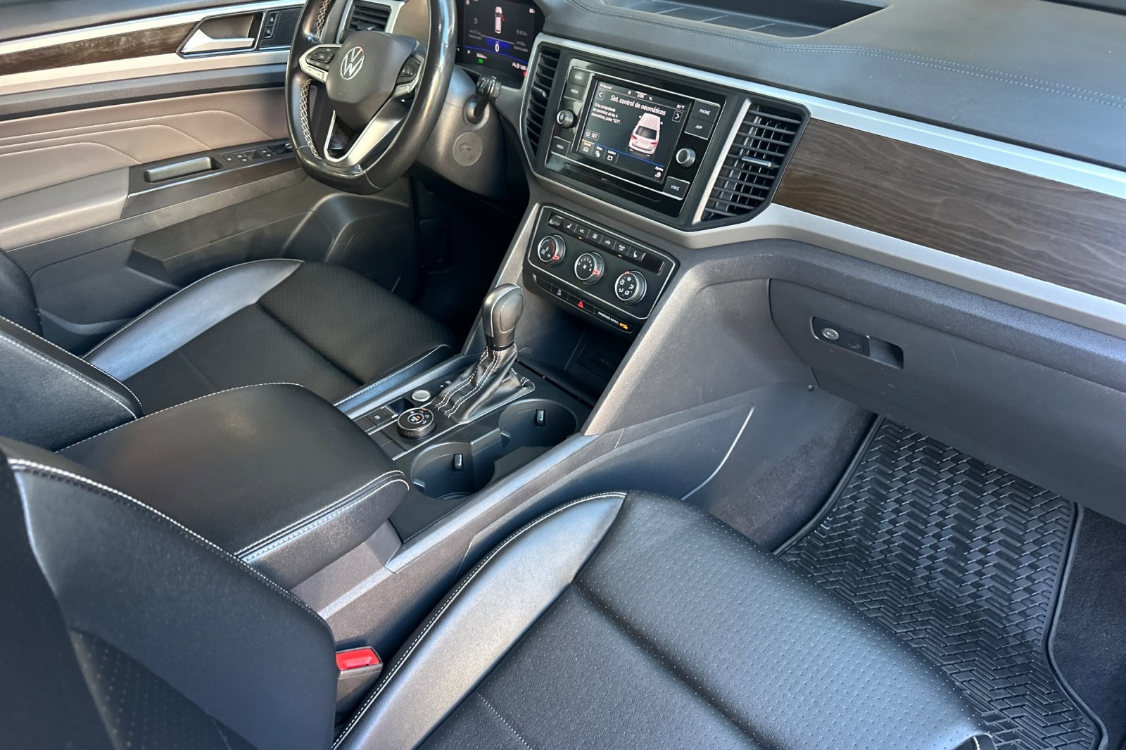 2022 Volkswagen Atlas SE photo 16