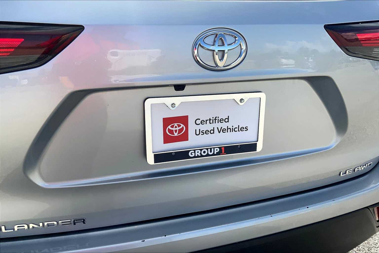 2024 Toyota Highlander LE photo 9
