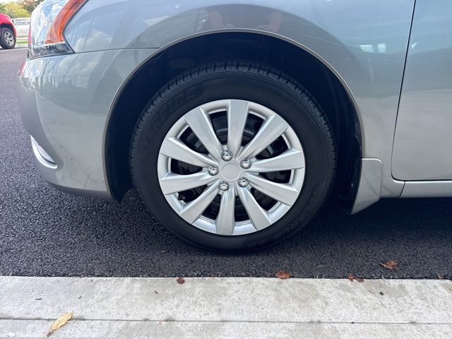 2013 Nissan Sentra S photo 8