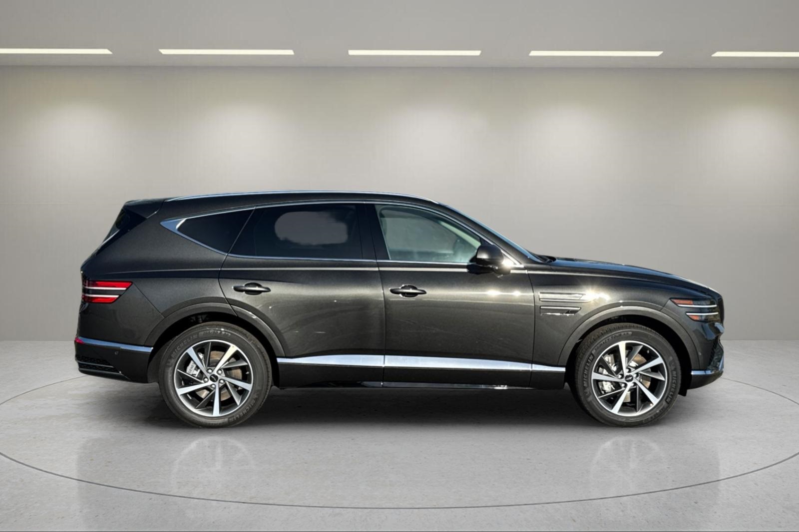 2026 Genesis GV80 2.5T Advanced photo 2