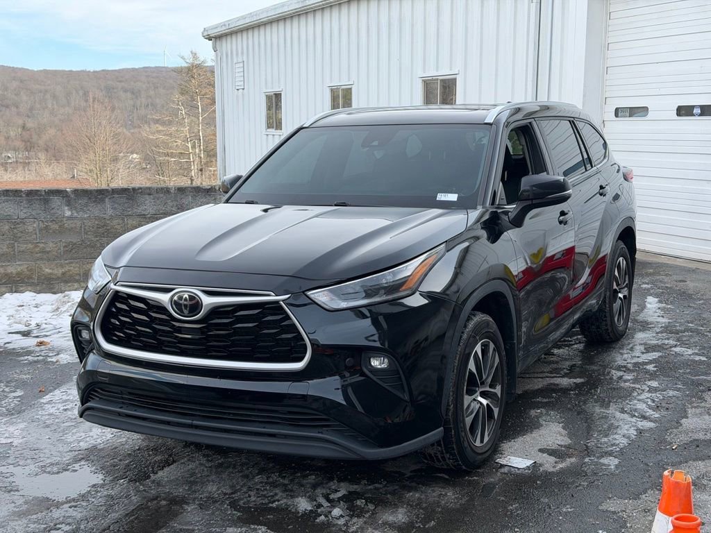 2021 Toyota Highlander XLE's photo
