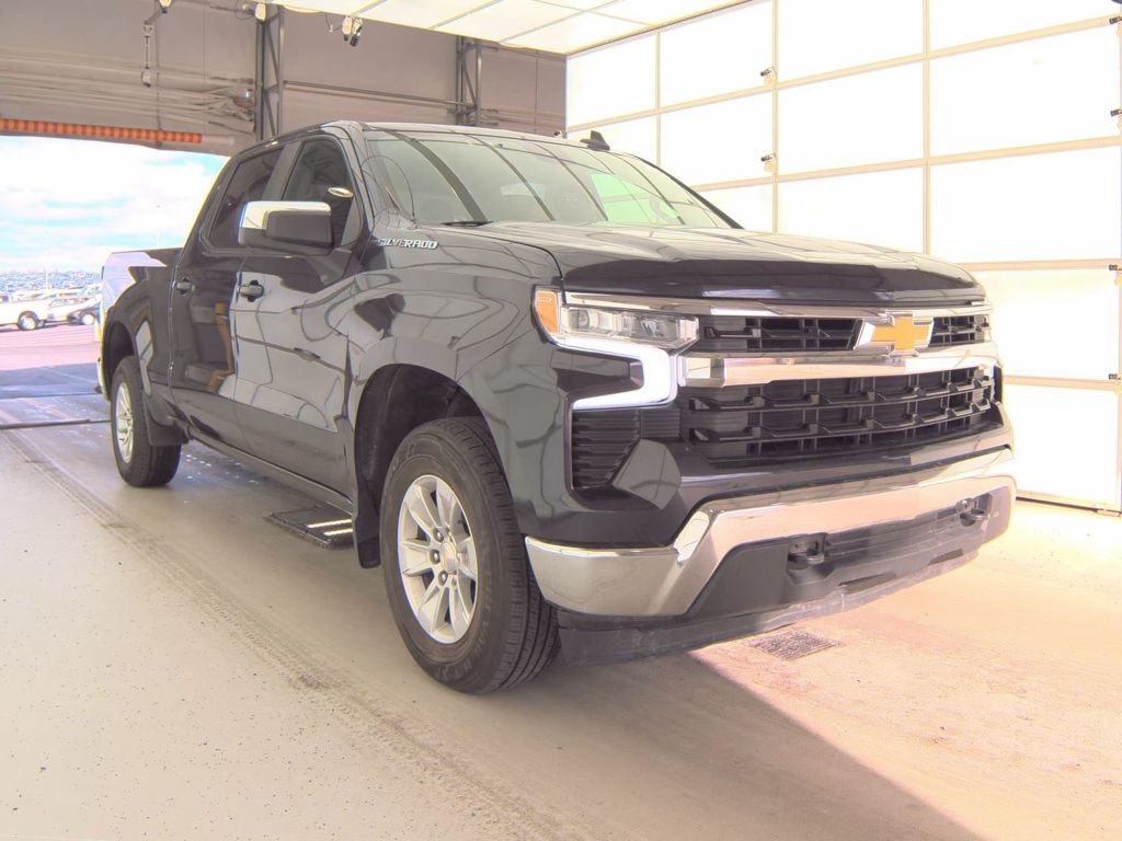 2023 Chevrolet Silverado 1500 LT's photo