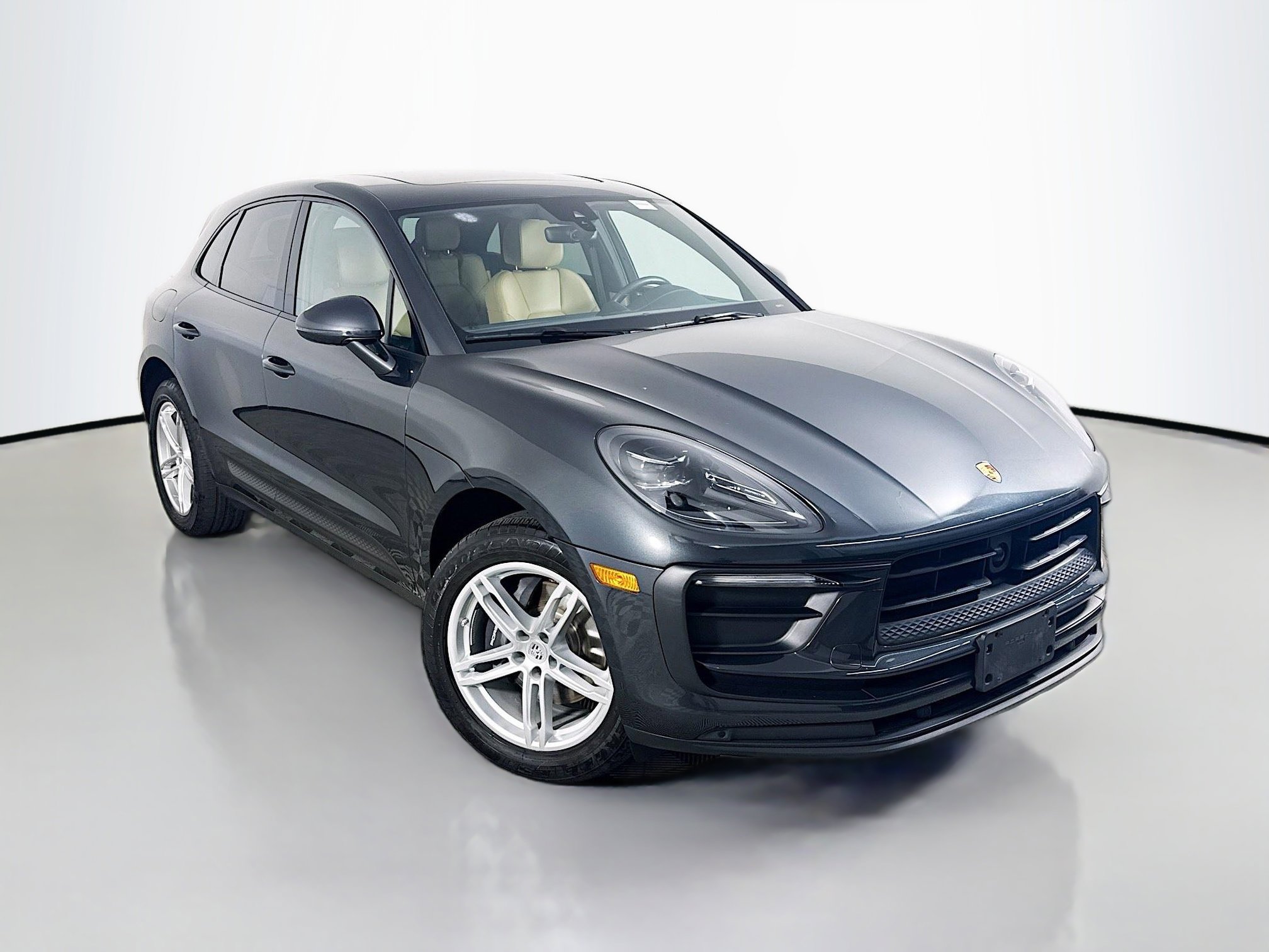 2023 Porsche Macan Base's photo