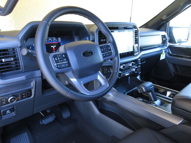 2025 Ford F-150 XLT photo 13