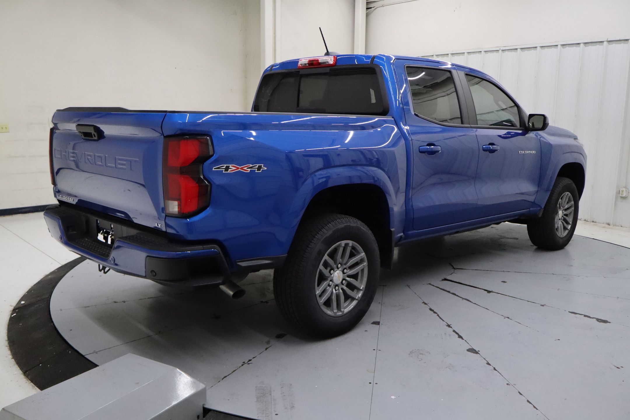 2024 Chevrolet Colorado LT photo 3
