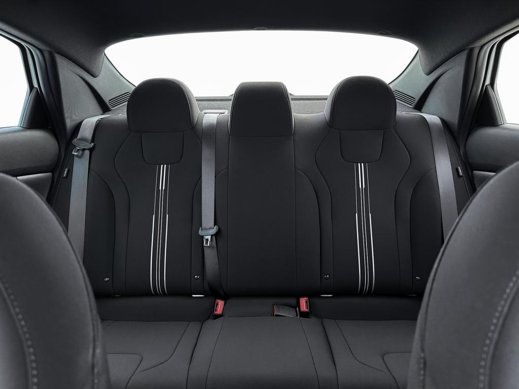 2025 Hyundai Elantra Hybrid SEL Sport photo 15