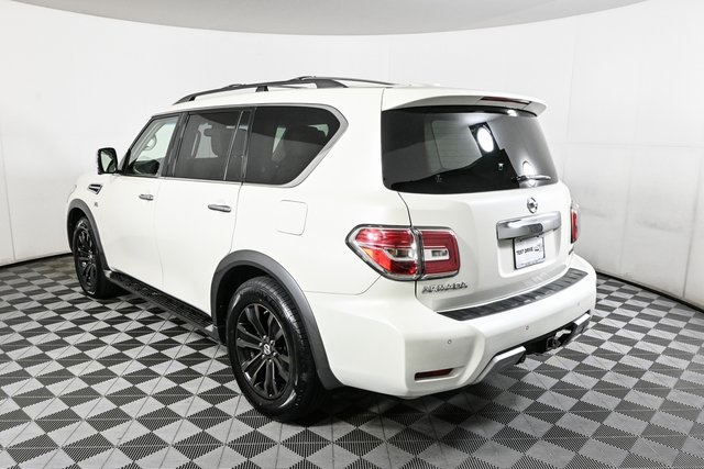 2017 Nissan Armada Platinum photo 2