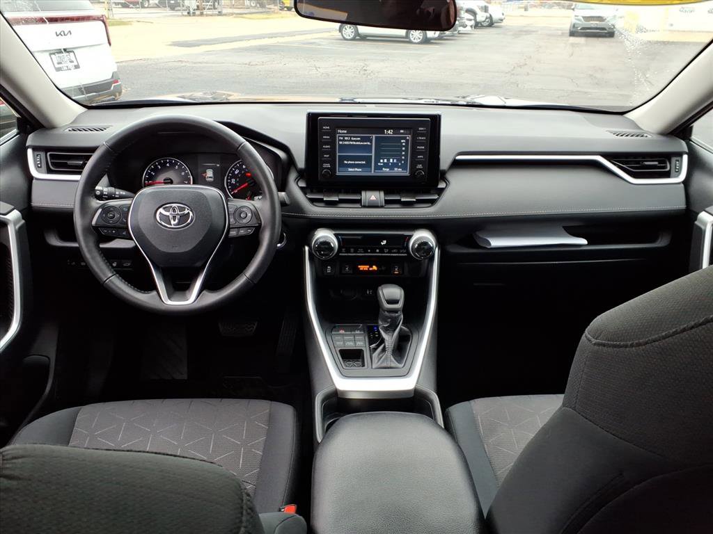 2019 Toyota RAV4 XLE Premium photo 4