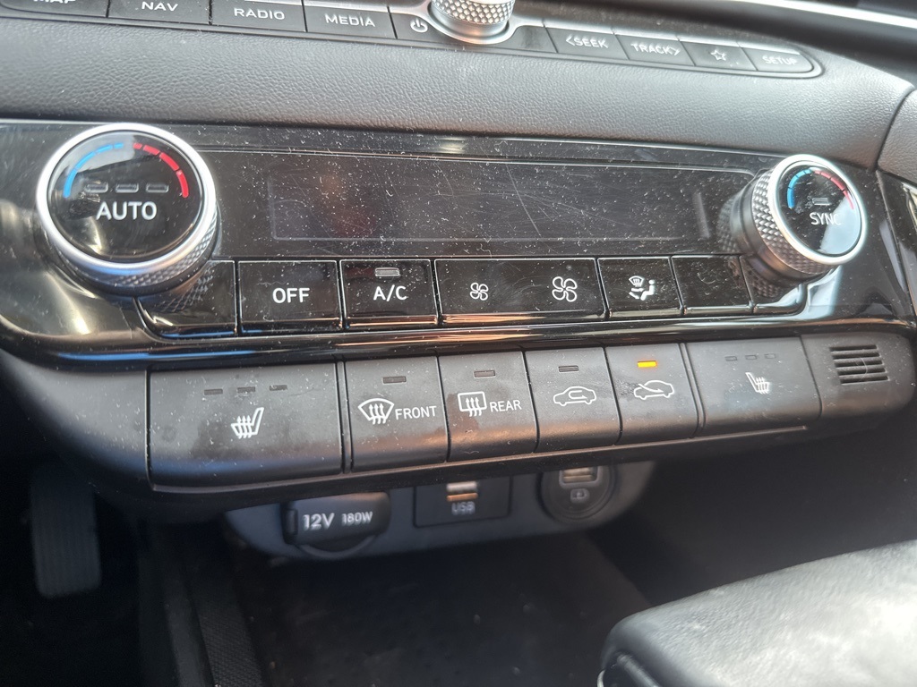2023 Hyundai Elantra Limited photo 4