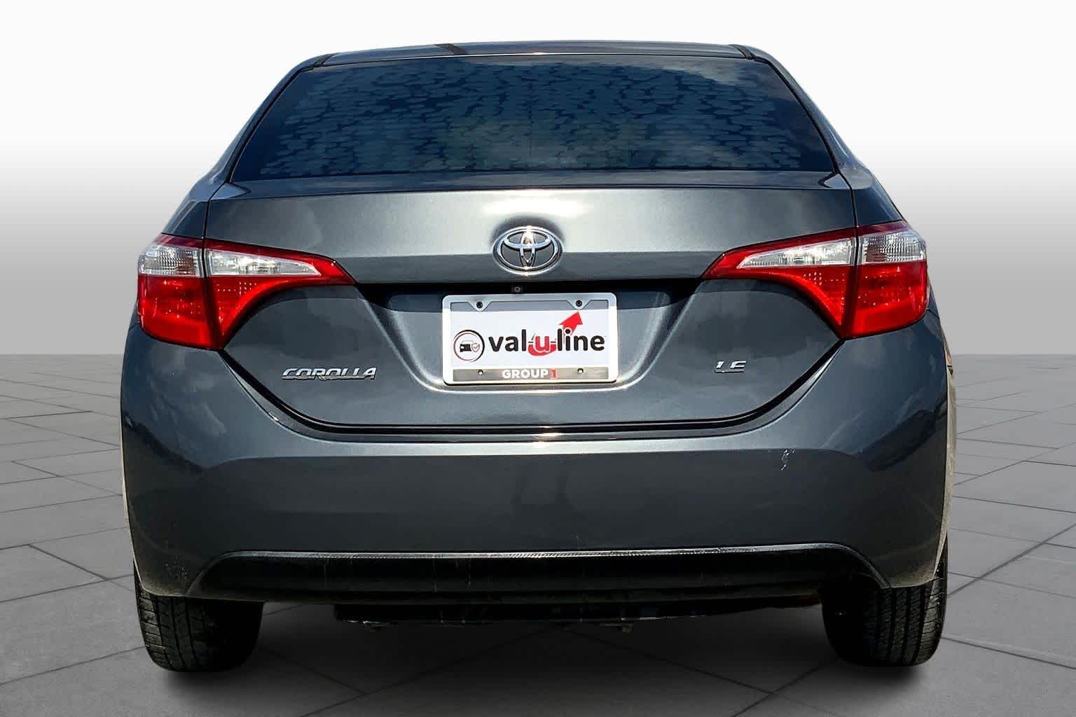 2015 Toyota Corolla LE photo 4