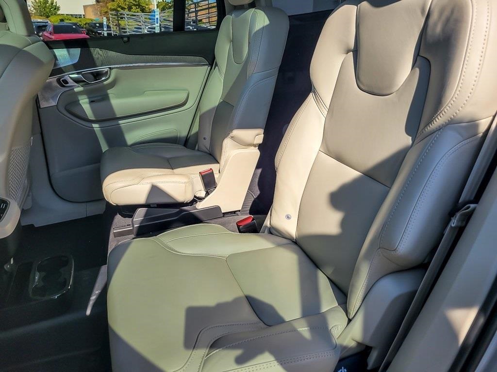 2022 VOLVO XC90 - Image 11