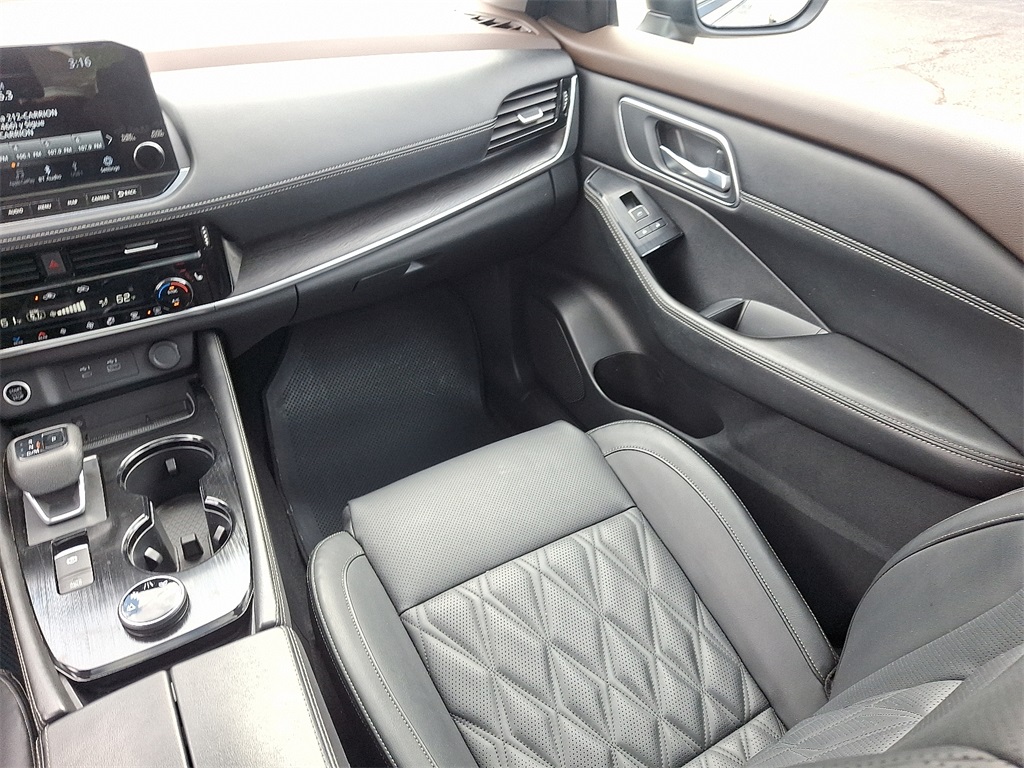 2023 Nissan Rogue Platinum photo 16