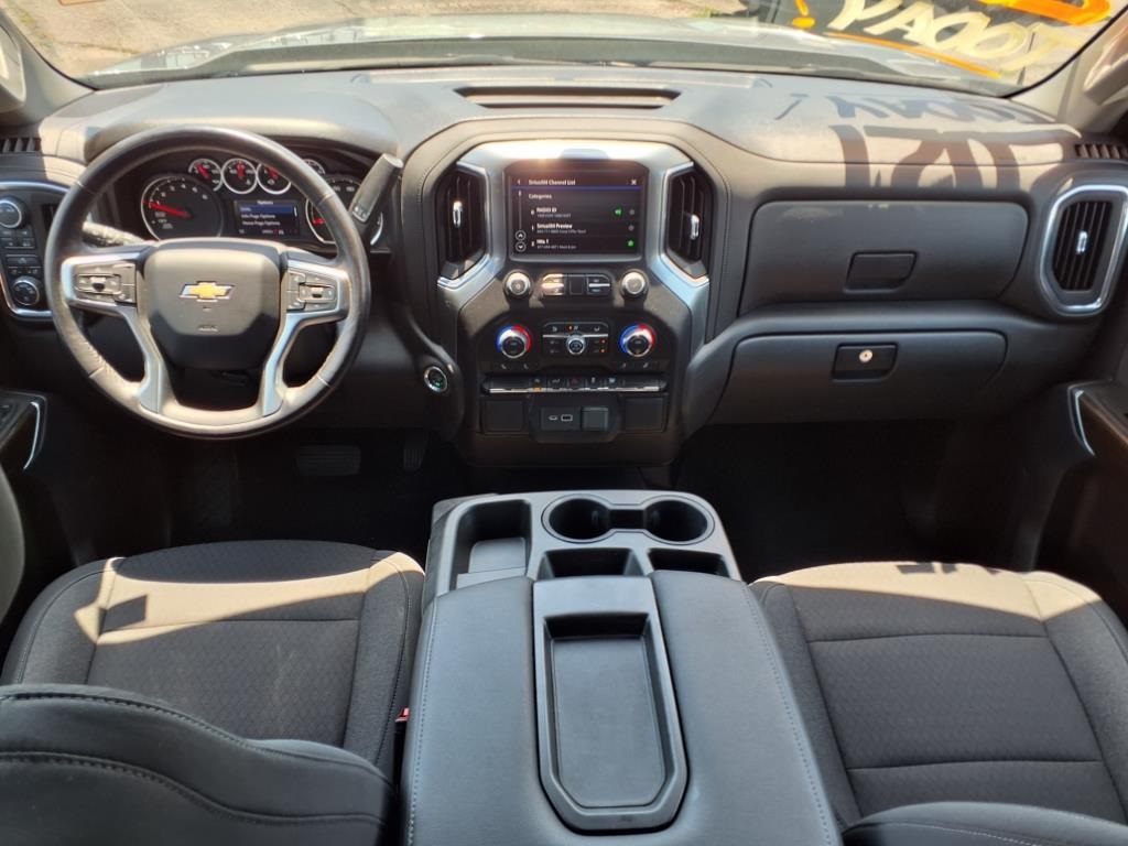 2021 Chevrolet Silverado 1500 LT photo 3