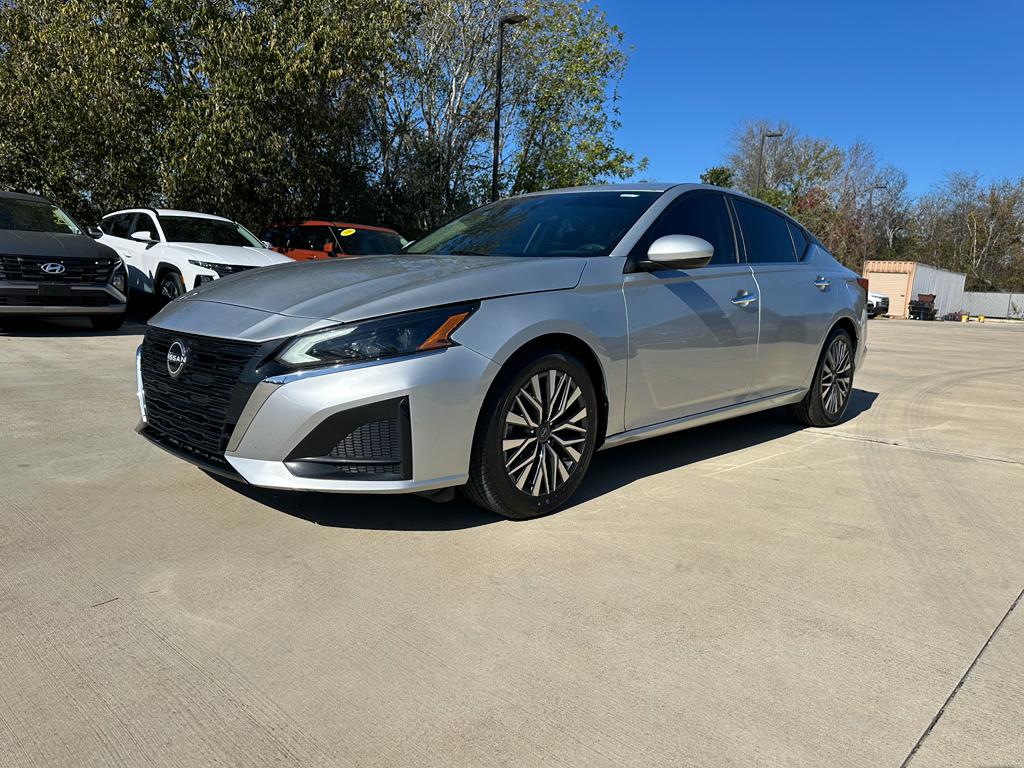 2023 Nissan Altima SV