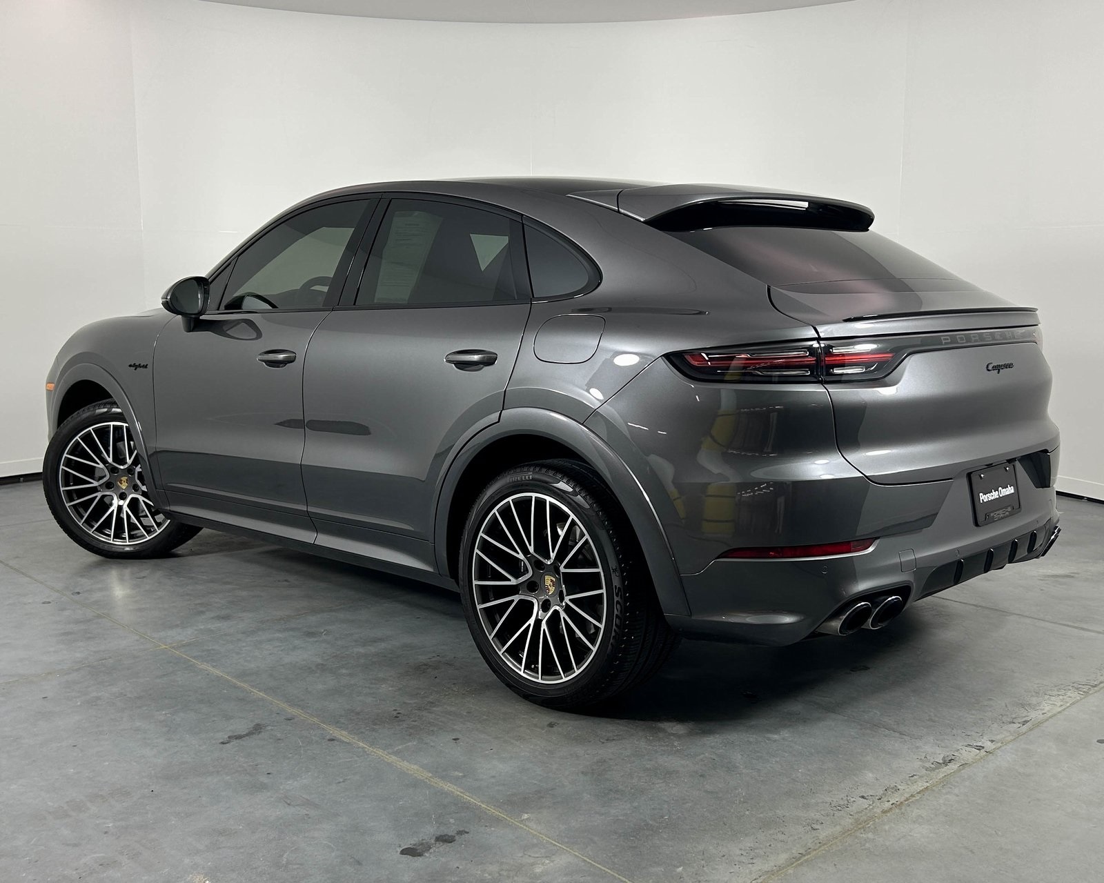 2023 Porsche Cayenne E-Hybrid Coupe photo 3