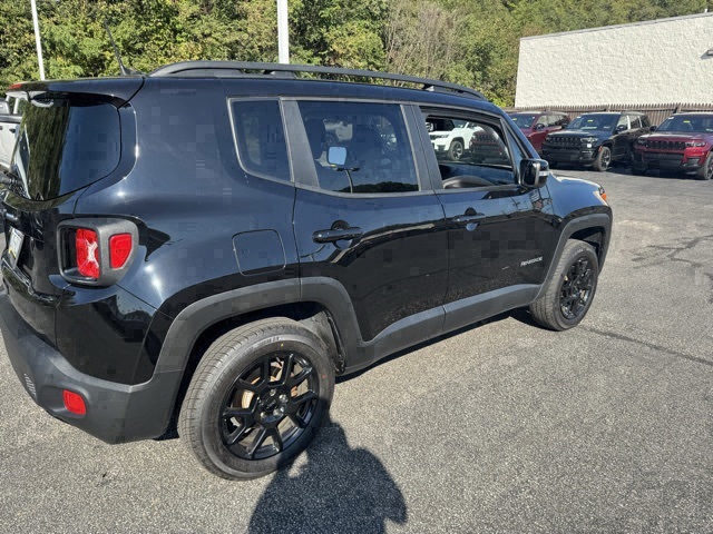 2020 Jeep Renegade Altitude photo 2