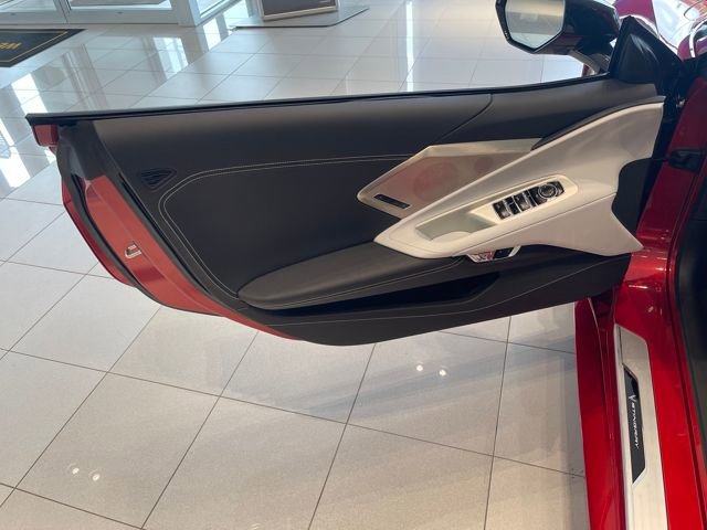 2026 Chevrolet Corvette Stingray 2LT photo 9