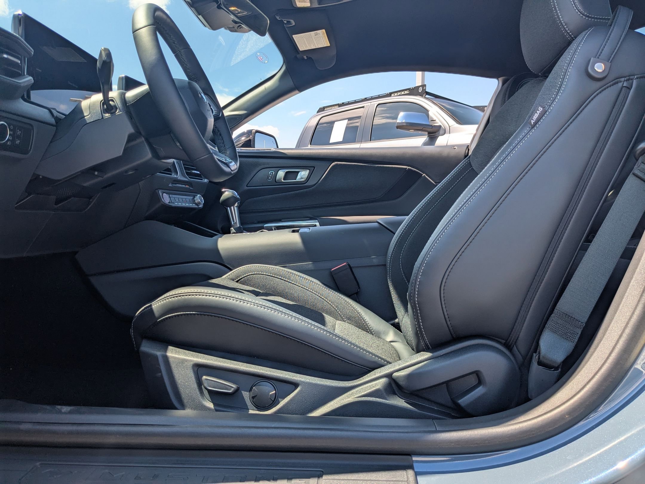 2025 Ford Mustang EcoBoost photo 15